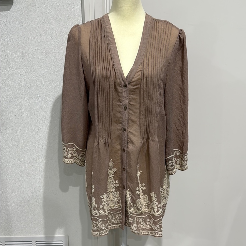 Gemstone Embroidered Button Up Top - L